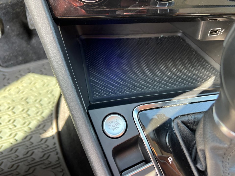 Used 2019 Volkswagen Jetta SEL Premium image 24