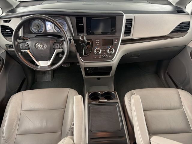 Used 2015 Toyota Sienna XLE w/ XLE Navigation Package image 23