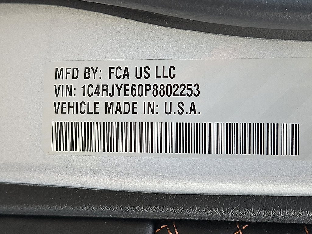 Used 2023 Jeep Grand Cherokee Summit AWD/4WD image 28