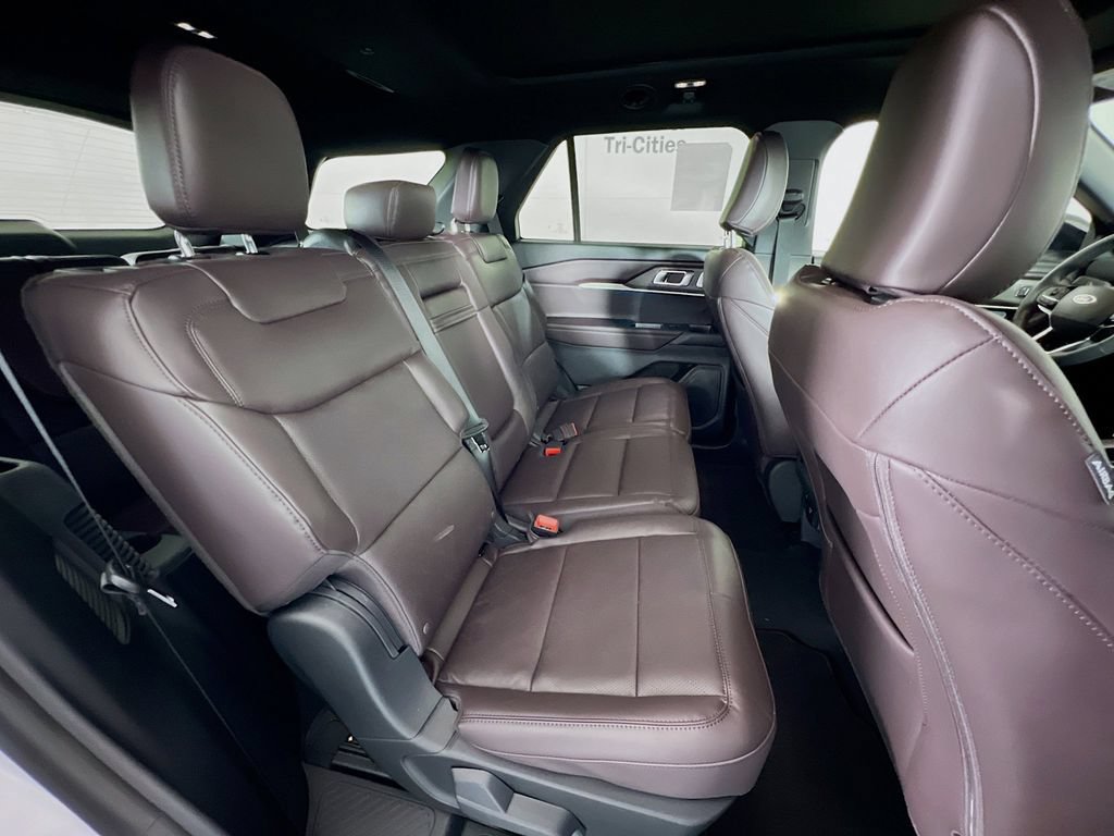 New 2026 Ford Explorer Platinum AWD/4WD image 18