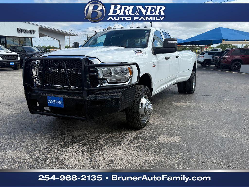 Used 2024 RAM 3500 Tradesman w/ Chrome Appearance Group AWD/4WD image 1