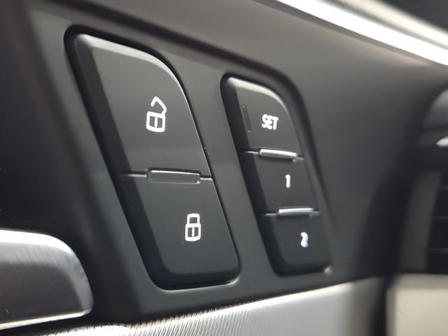 Used 2018 Audi A4 2.0T Premium Plus w/ Premium Plus Package AWD/4WD image 22