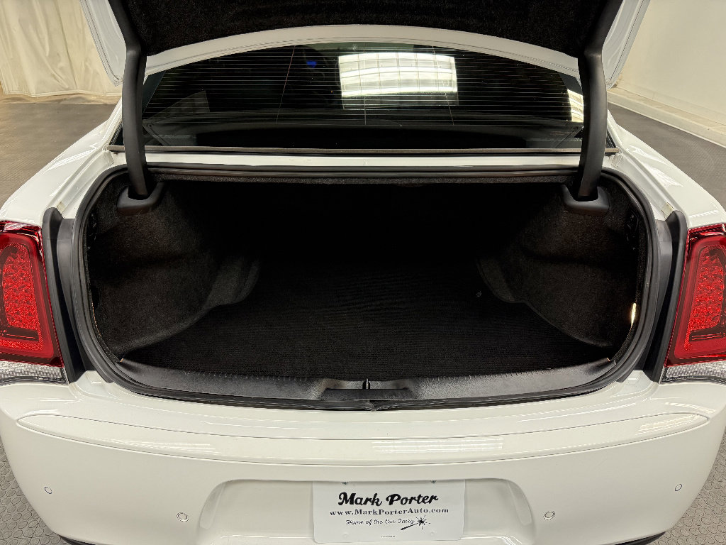 Used 2021 Chrysler 300 Touring L RWD image 5