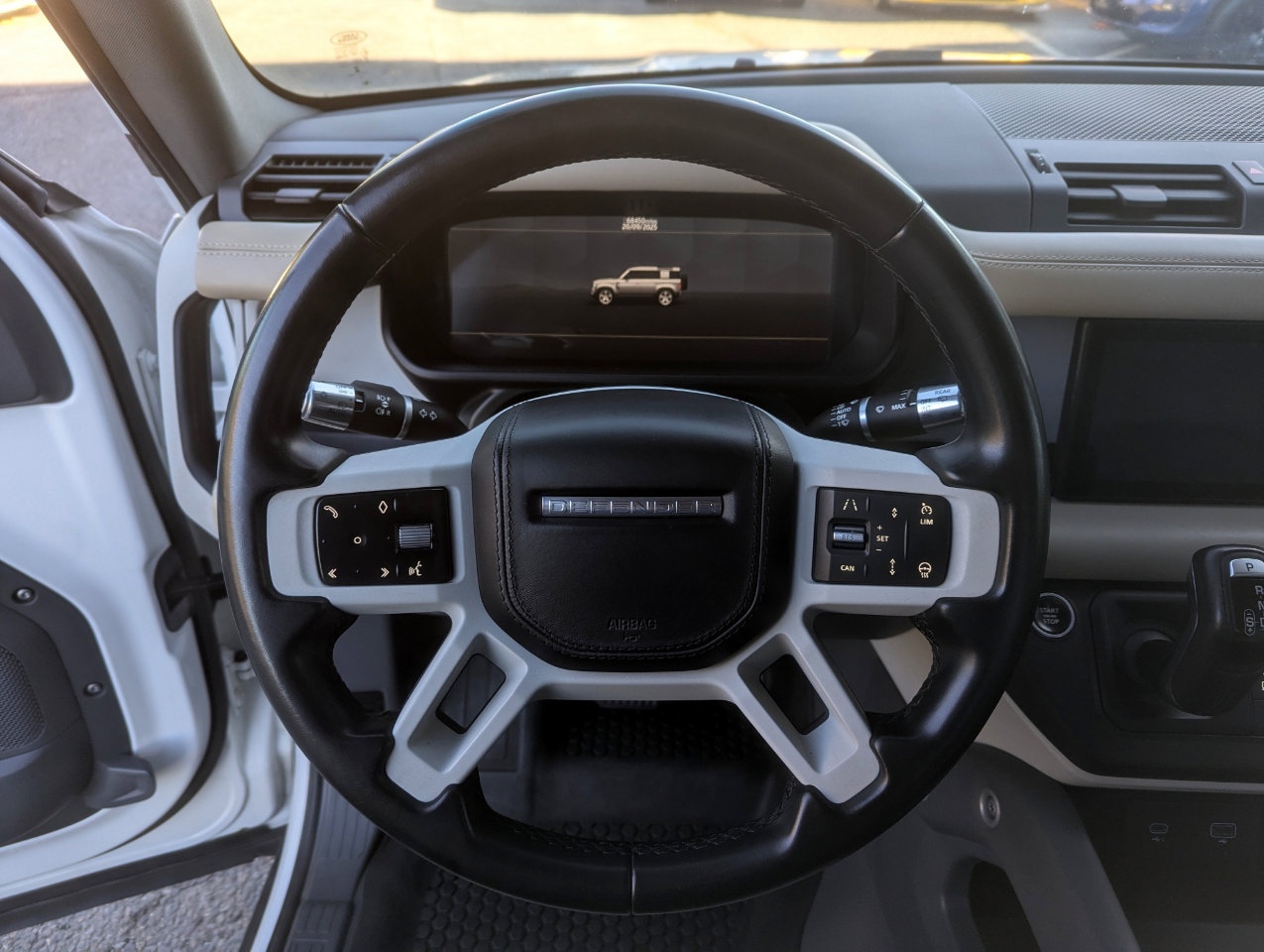 Used 2020 Land Rover Defender 110 HSE image 14