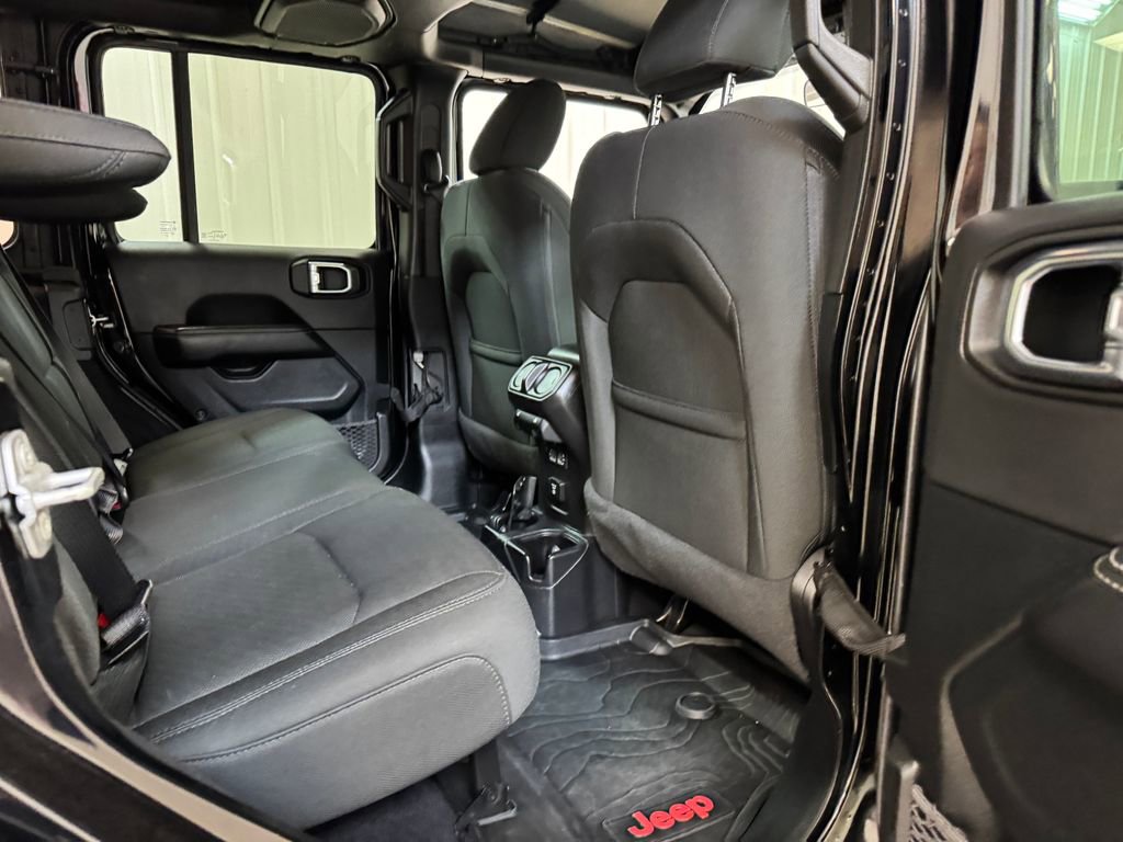 Used 2021 Jeep Wrangler Unlimited Sahara image 24