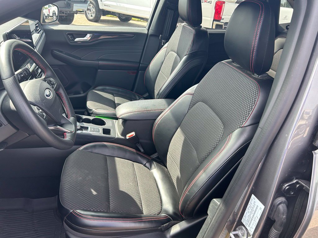 Used 2024 Ford Escape ST-Line w/ Tech Pack #1 AWD/4WD image 9