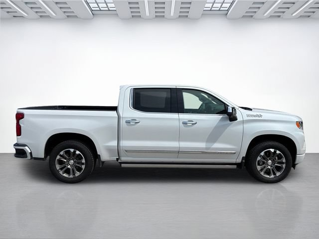 Used 2024 Chevrolet Silverado 1500 High Country w/ Technology Package AWD/4WD image 35