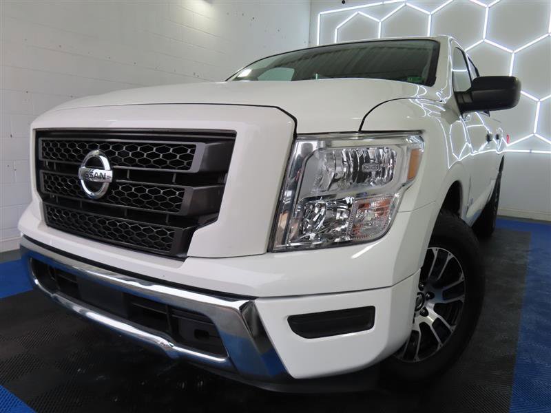 Used 2022 Nissan Titan SV image 1