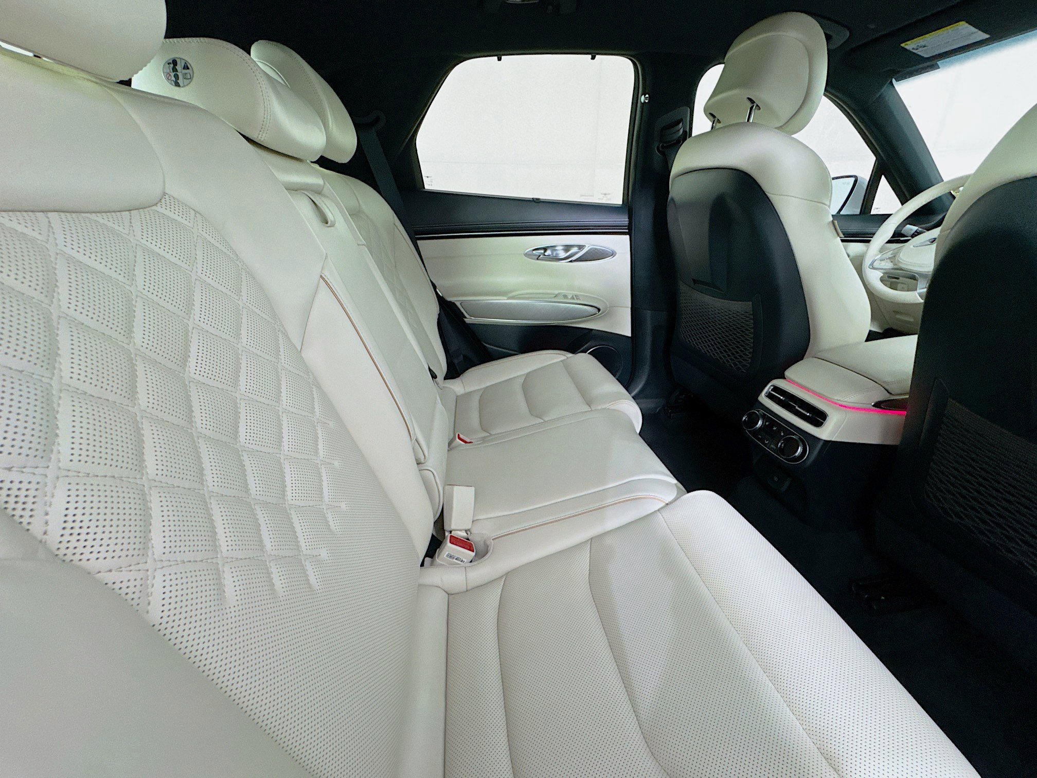 Used 2024 Genesis Electrified GV70 Advanced w/ Prestige Package image 26