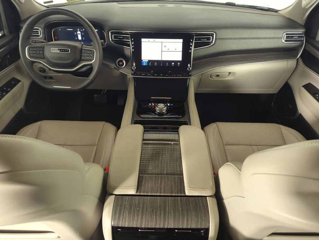 Used 2024 Jeep Wagoneer L Series II image 15