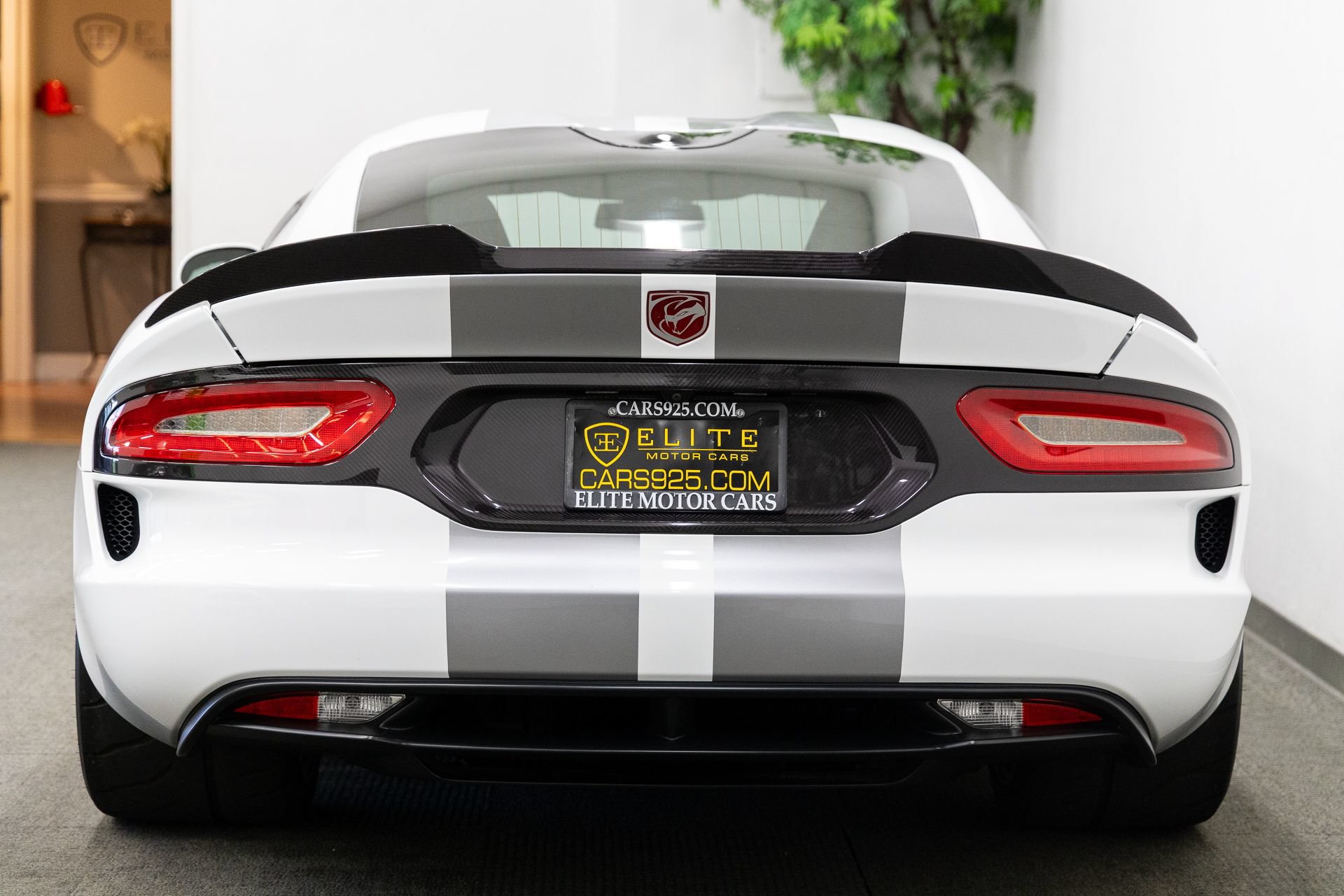 Used 2014 SRT Viper GTS w/ Exterior Carbon Fiber Package RWD image 4