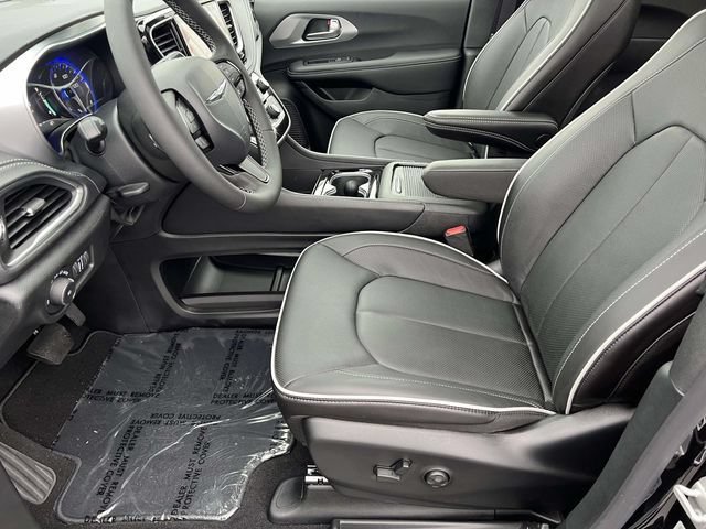 New 2026 Chrysler Pacifica Limited w/ S Appearance Package AWD/4WD image 23