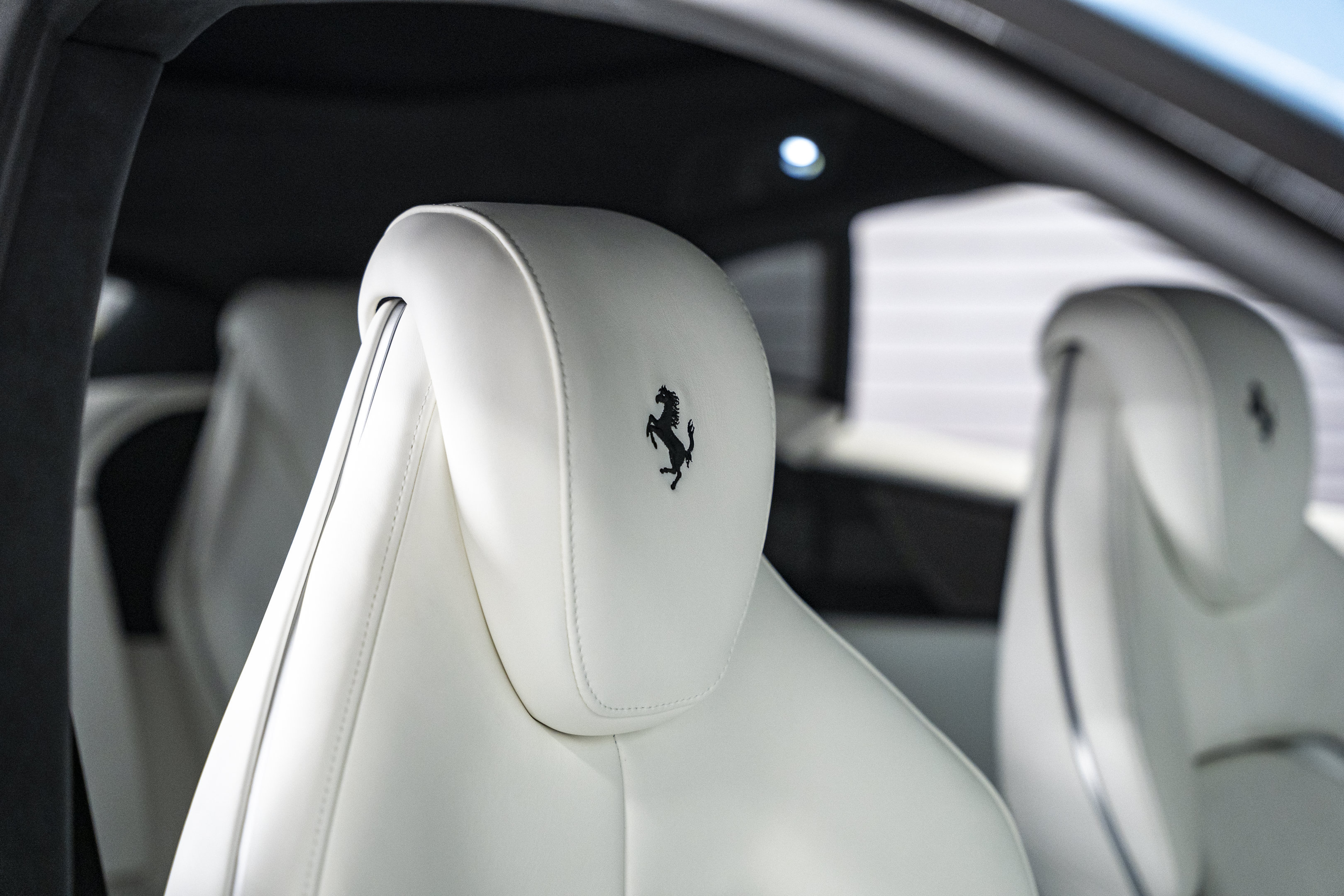 Used 2025 Ferrari Purosangue AWD/4WD image 32