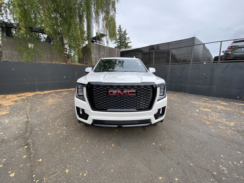 Used 2021 GMC Yukon Denali w/ Advanced Technology Package AWD/4WD image 9