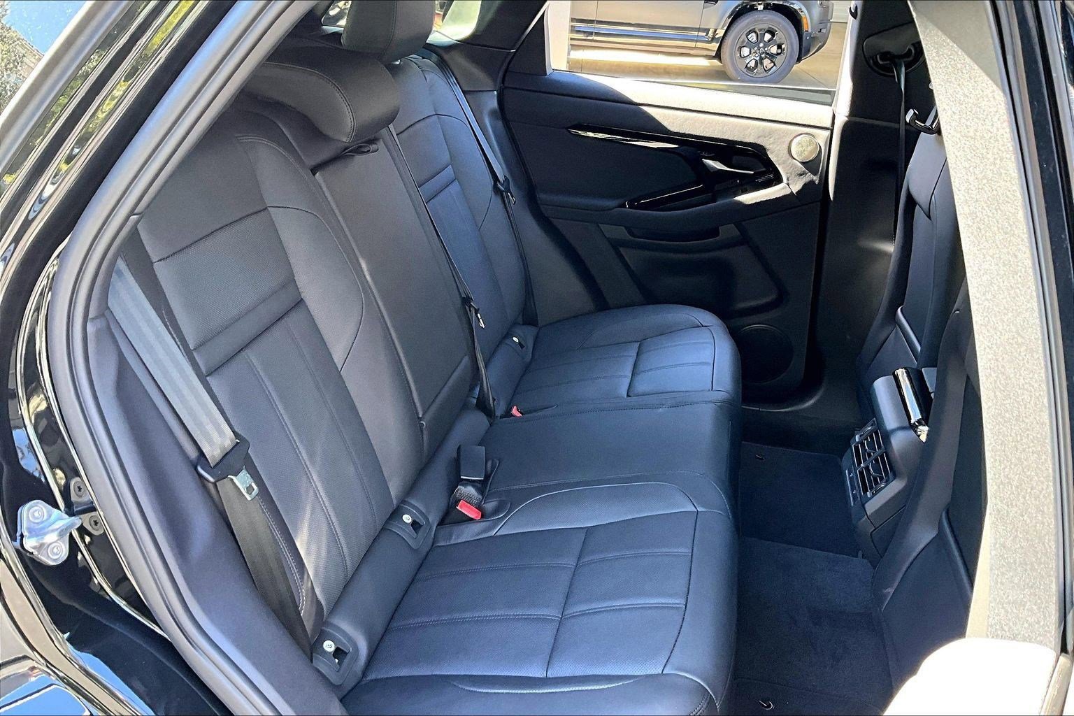 New 2026 Land Rover Range Rover Evoque Dynamic SE AWD/4WD image 9