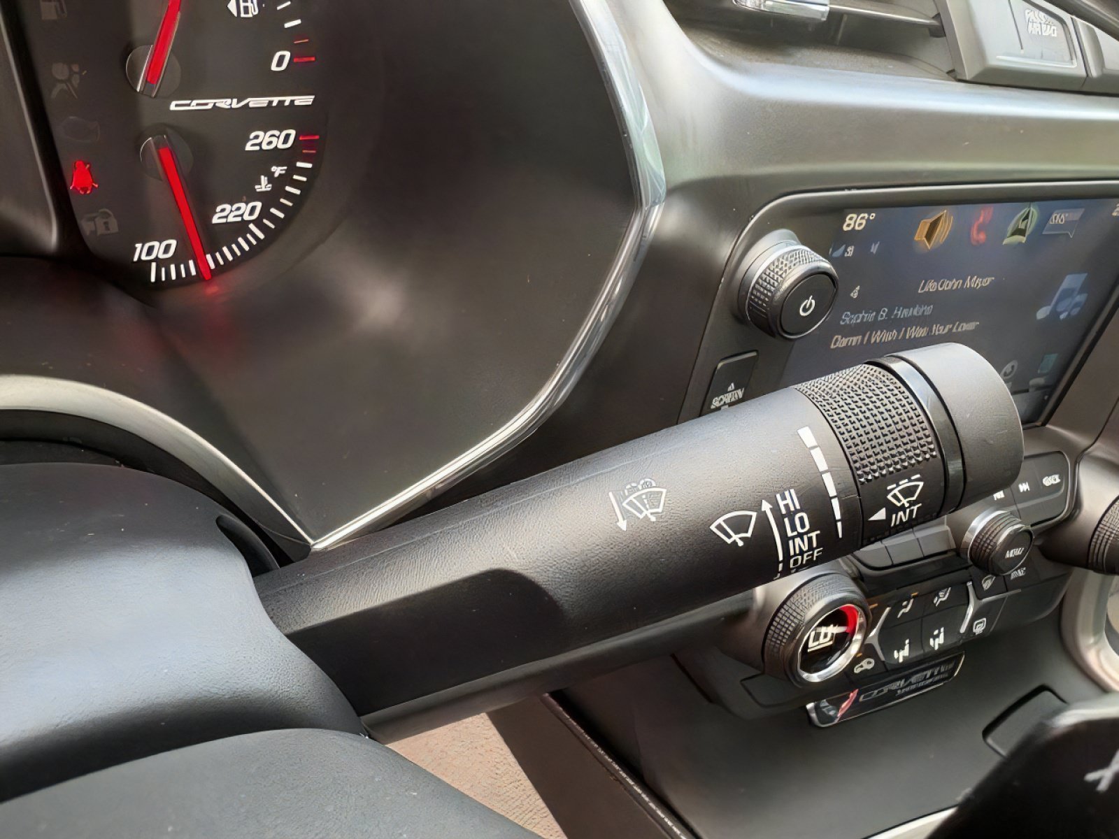 Used 2019 Chevrolet Corvette Stingray Coupe w/ 1LT RWD image 25