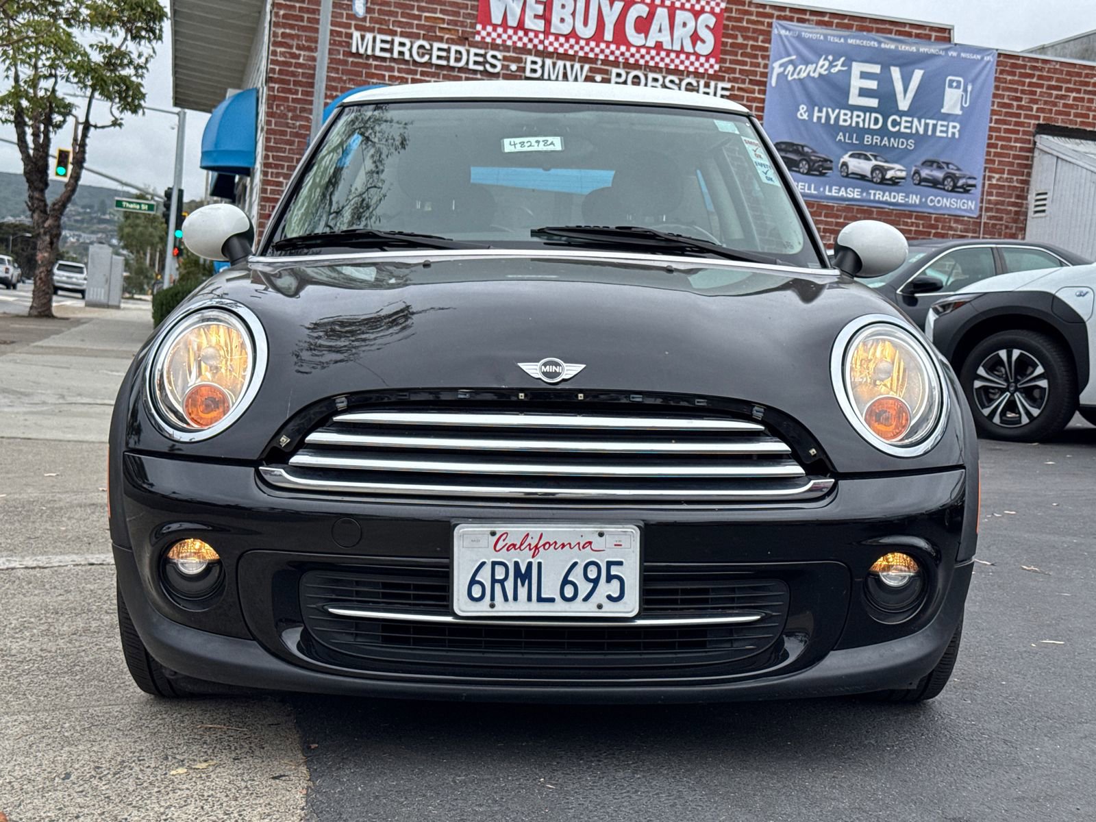Used 2011 MINI Cooper Hardtop image 3