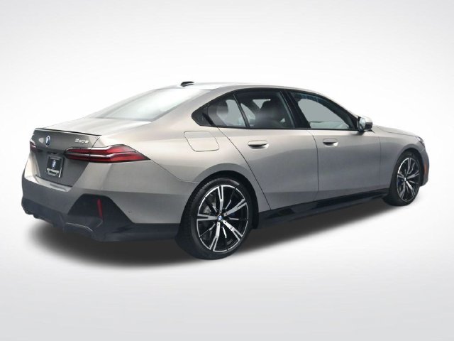 New 2027 BMW 550e xDrive AWD/4WD image 4