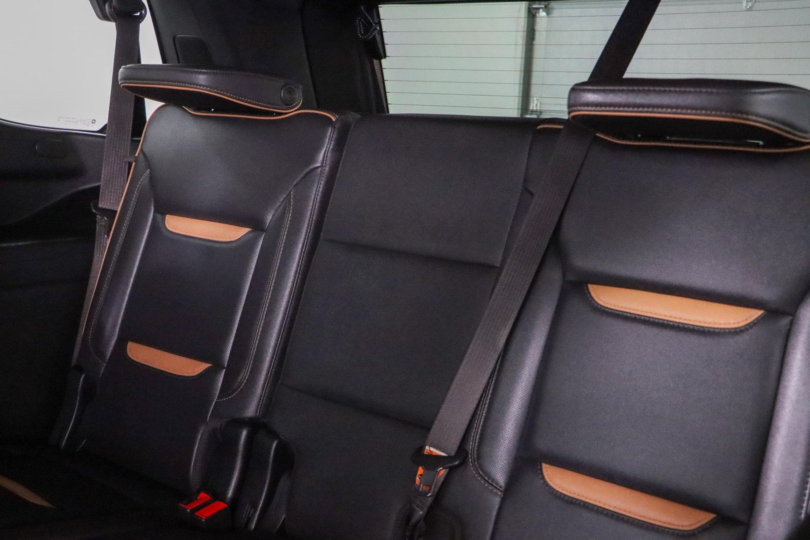 Used 2023 GMC Yukon AT4 w/ AT4 Premium Plus Package AWD/4WD image 29
