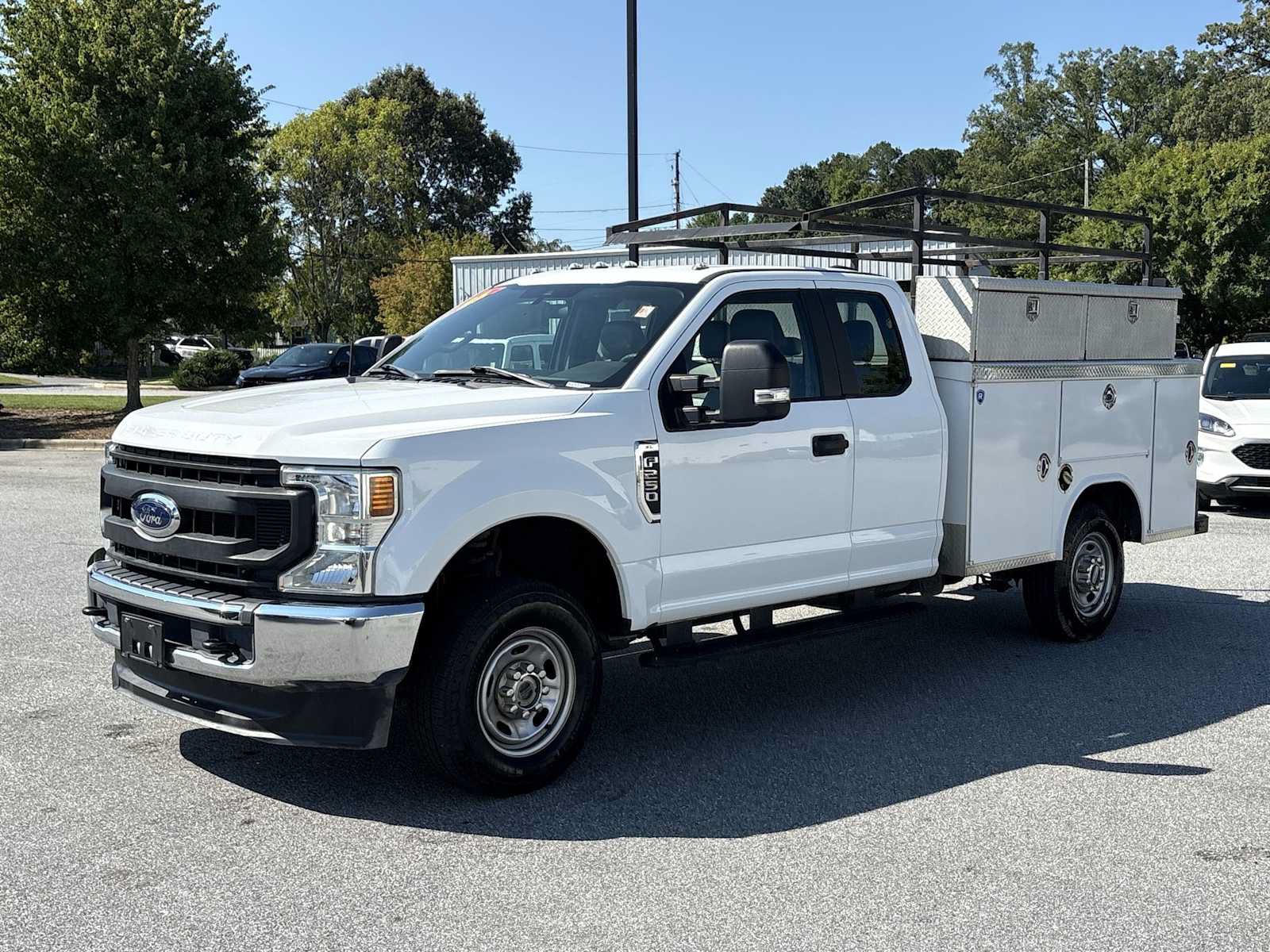 Used 2022 Ford F250 XL w/ Power Equipment Group AWD/4WD image 2