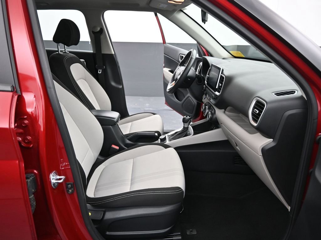 Used 2025 Hyundai Venue SEL image 45