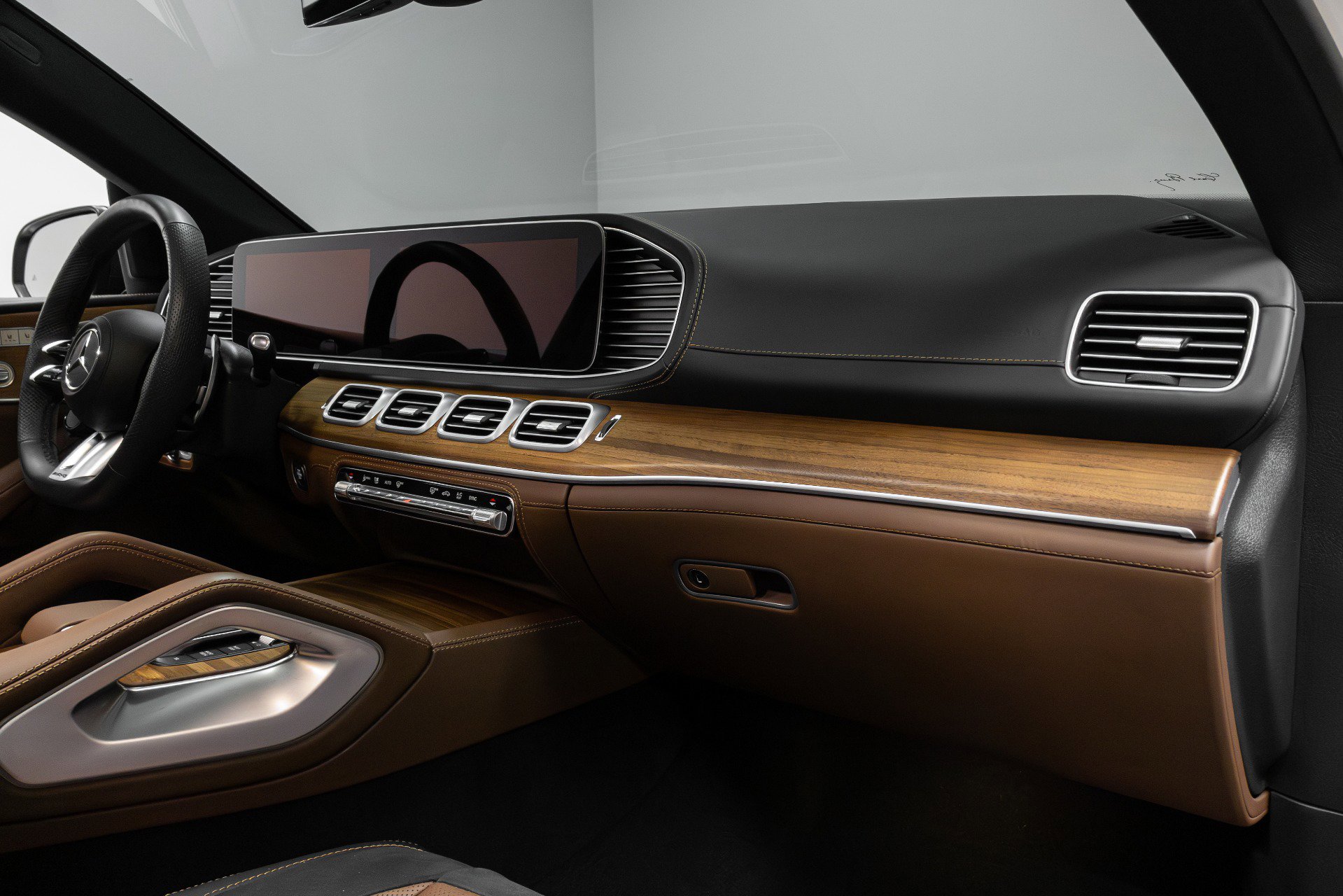Used 2024 Mercedes-Benz GLE 53 AMG 4MATIC Coupe image 22