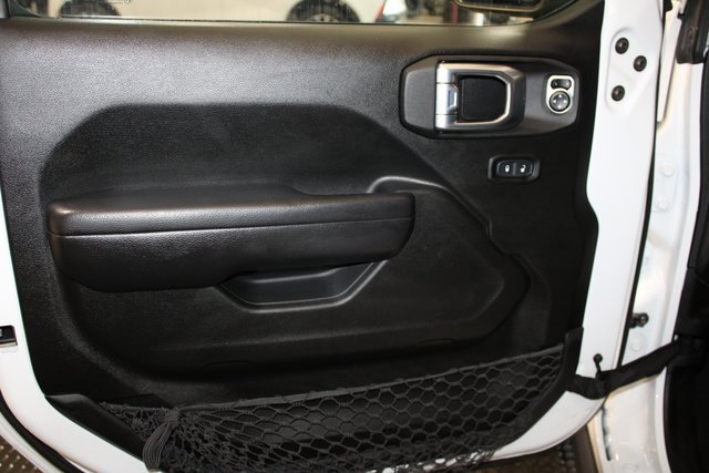 Used 2021 Jeep Wrangler Sport image 32