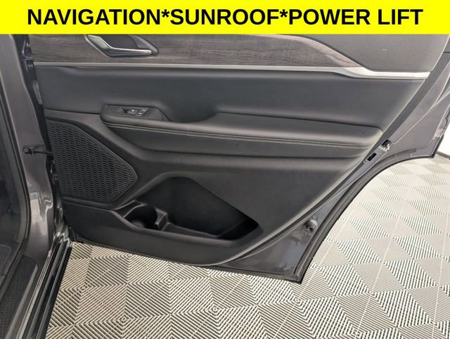 Used 2024 Jeep Grand Cherokee L Limited w/ Luxury Tech Group II image 33