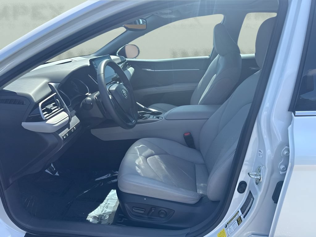 Used 2022 Toyota Camry XSE FWD image 5