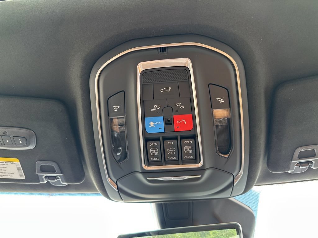 New 2026 Jeep Grand Cherokee Summit AWD/4WD image 36