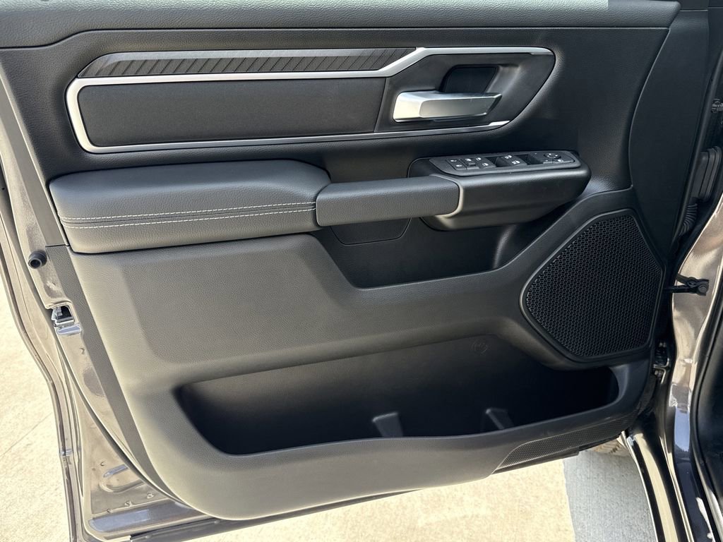 New 2026 RAM 1500 4x4 Crew Cab image 8