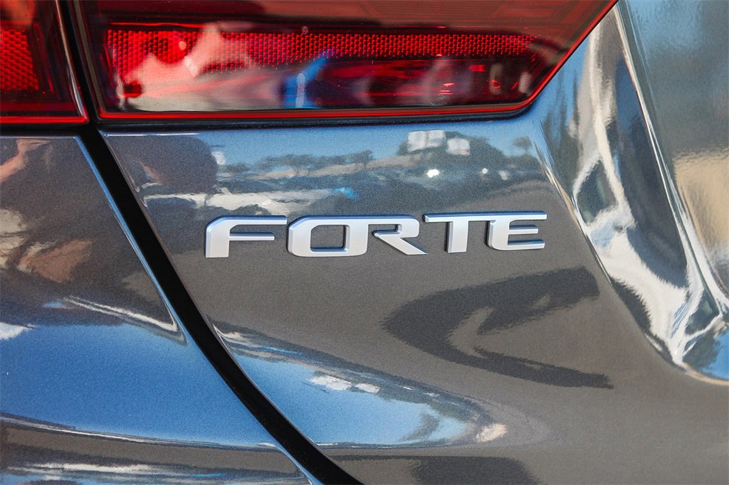 Used 2022 Kia Forte LXS w/ LXS Technology Package image 12