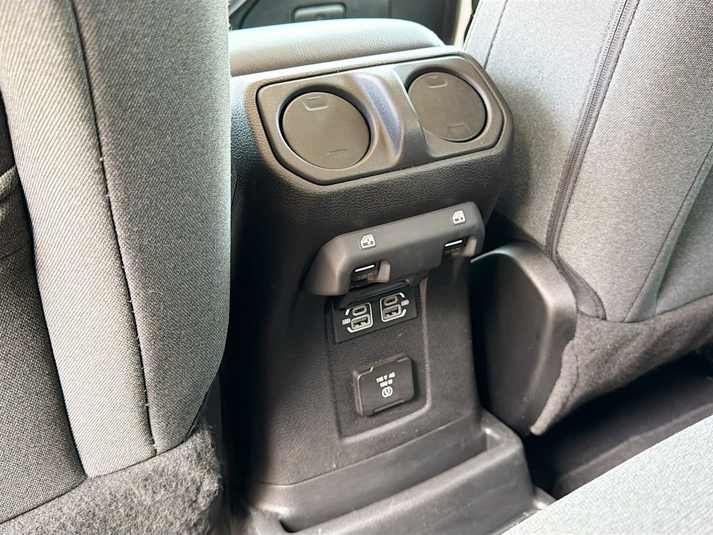Used 2025 Jeep Wrangler Unlimited Sahara image 30