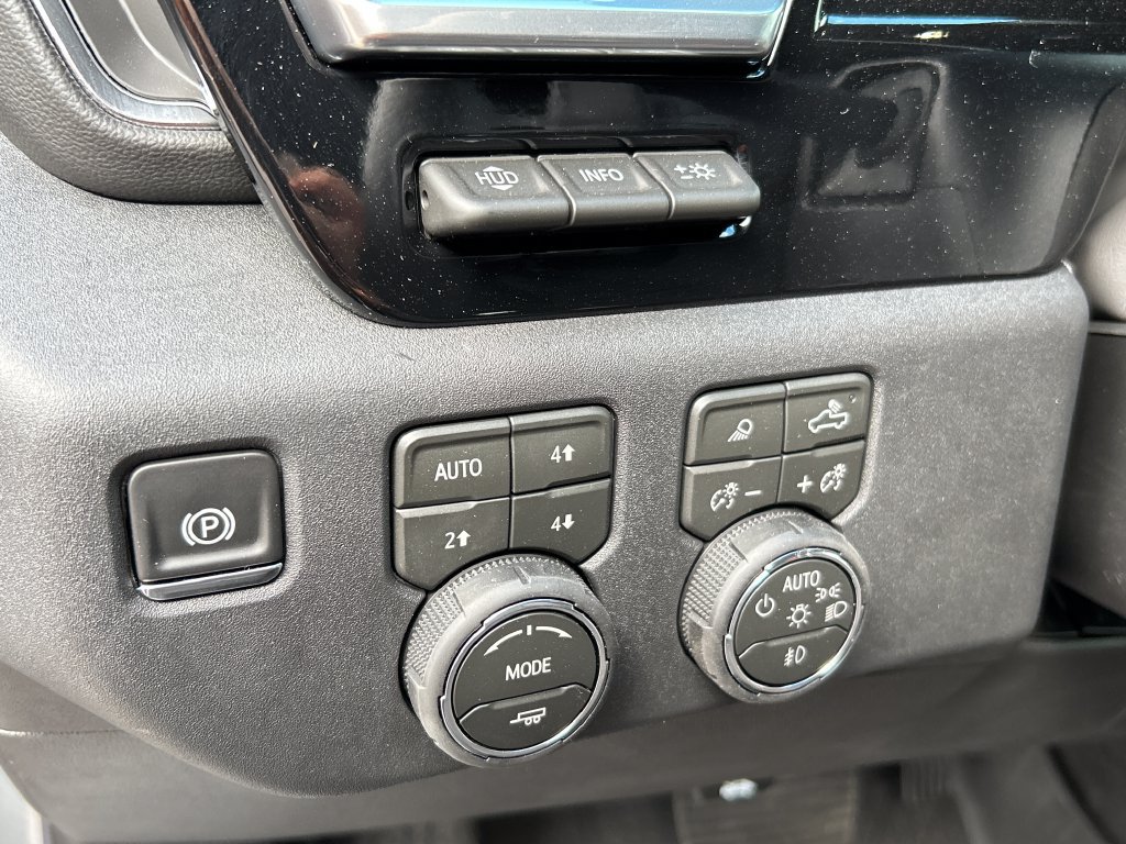 New 2026 Chevrolet Silverado 1500 High Country AWD/4WD image 14