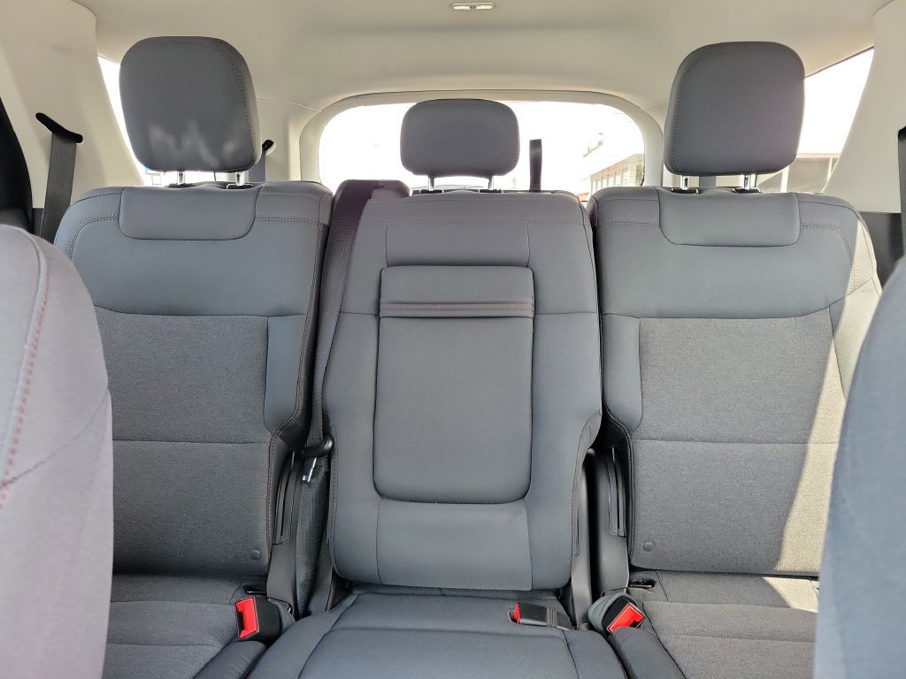 Certified 2025 Ford Explorer Active RWD image 18