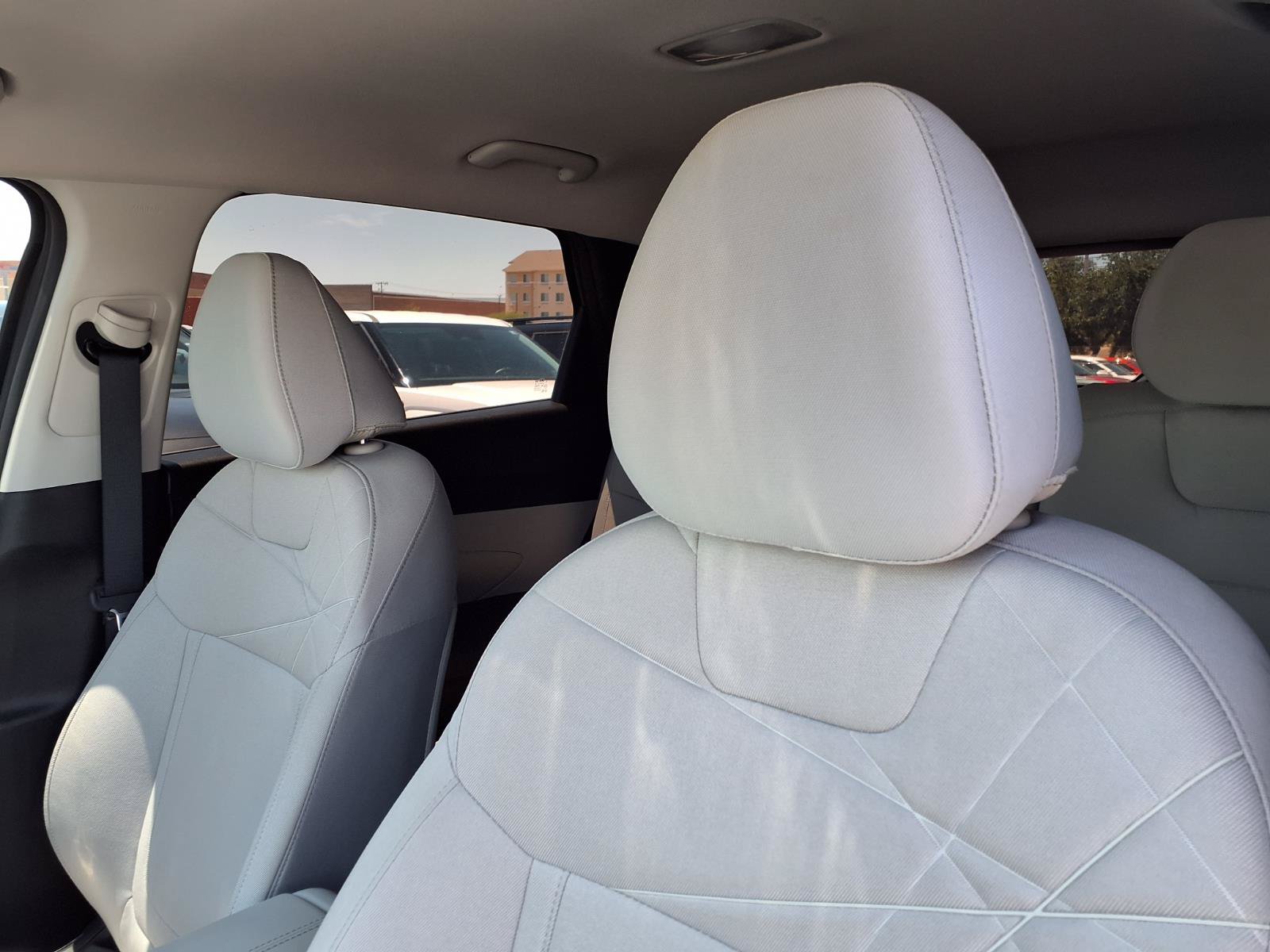 Certified 2025 Hyundai Tucson SE FWD image 17