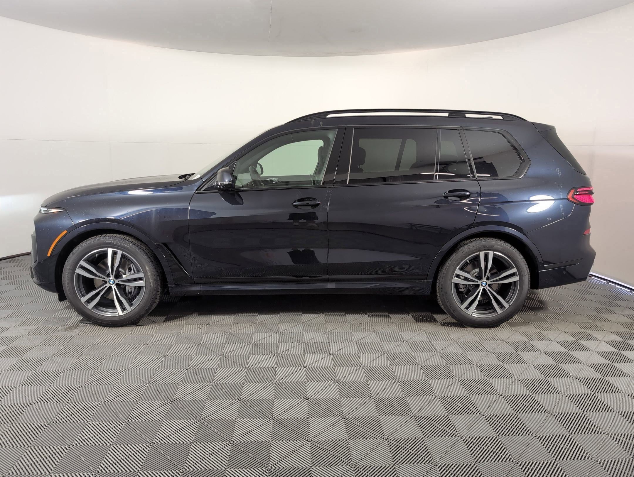 New 2026 BMW X7 xDrive40i w/ M Sport Package image 2