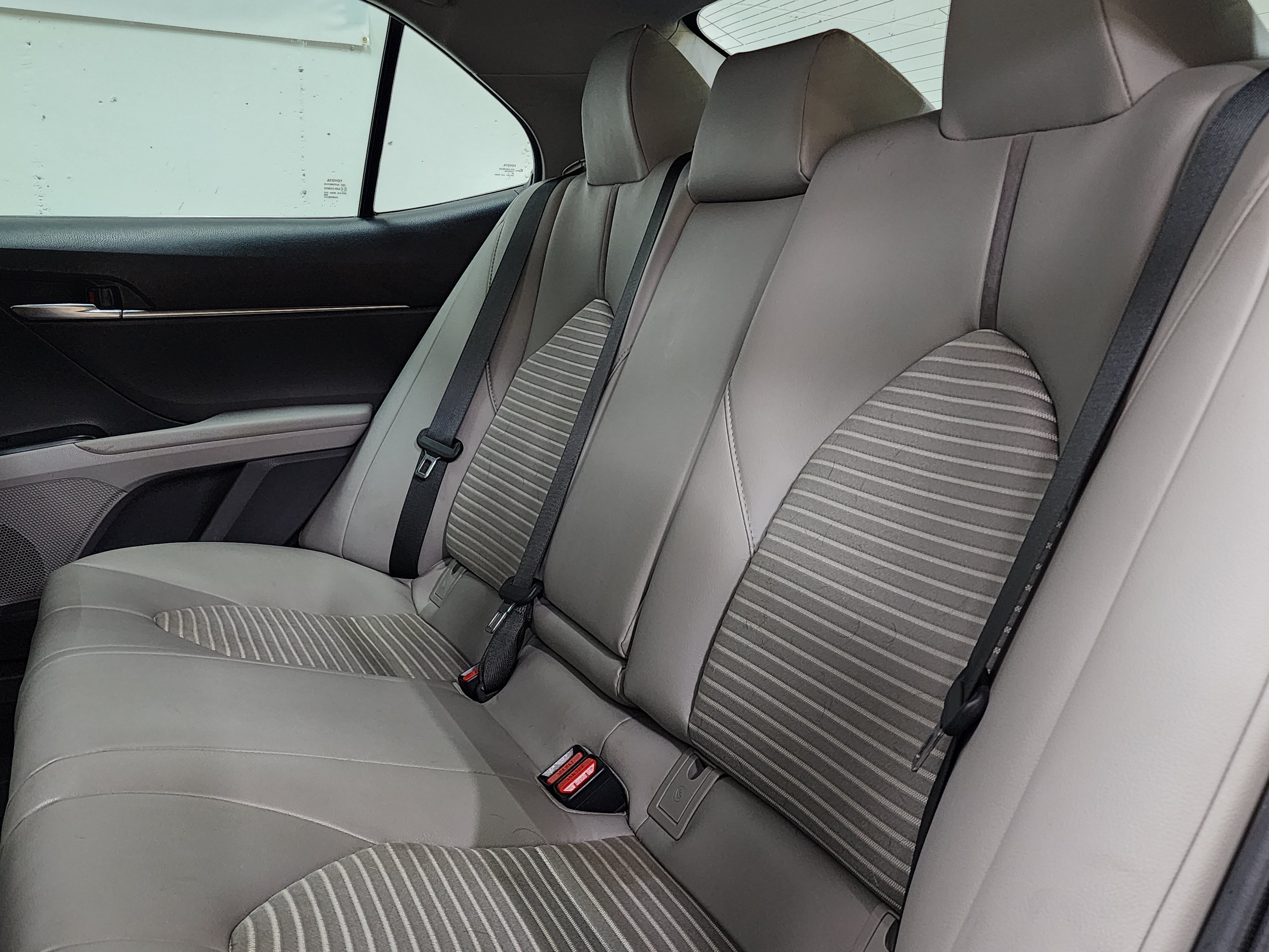 Used 2019 Toyota Camry SE FWD image 14