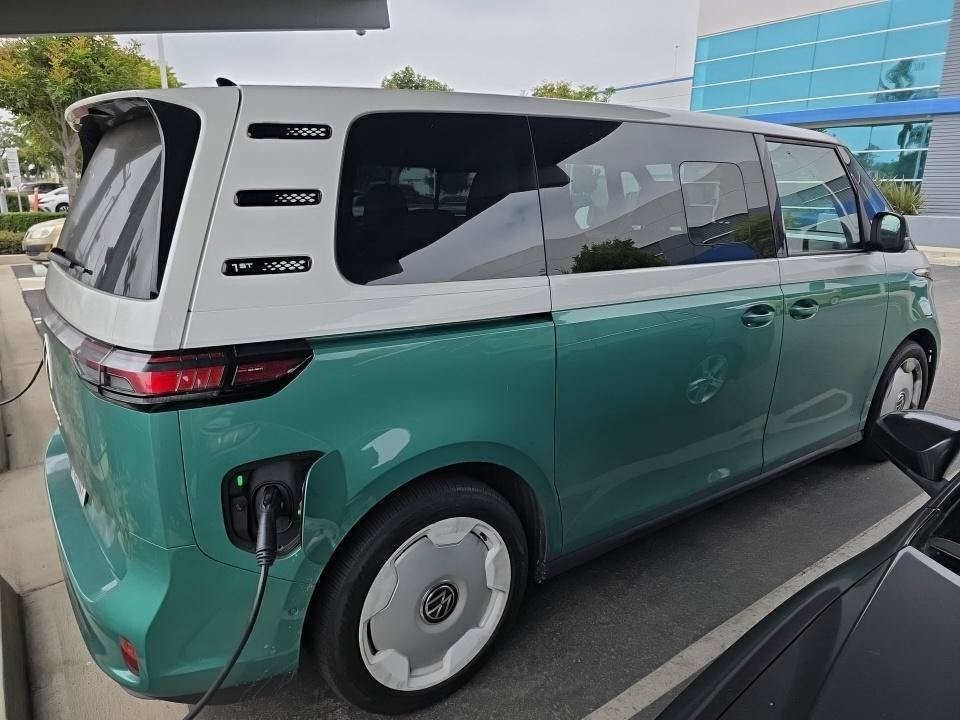 Certified 2025 Volkswagen ID. Buzz 1st Edition RWD image 5
