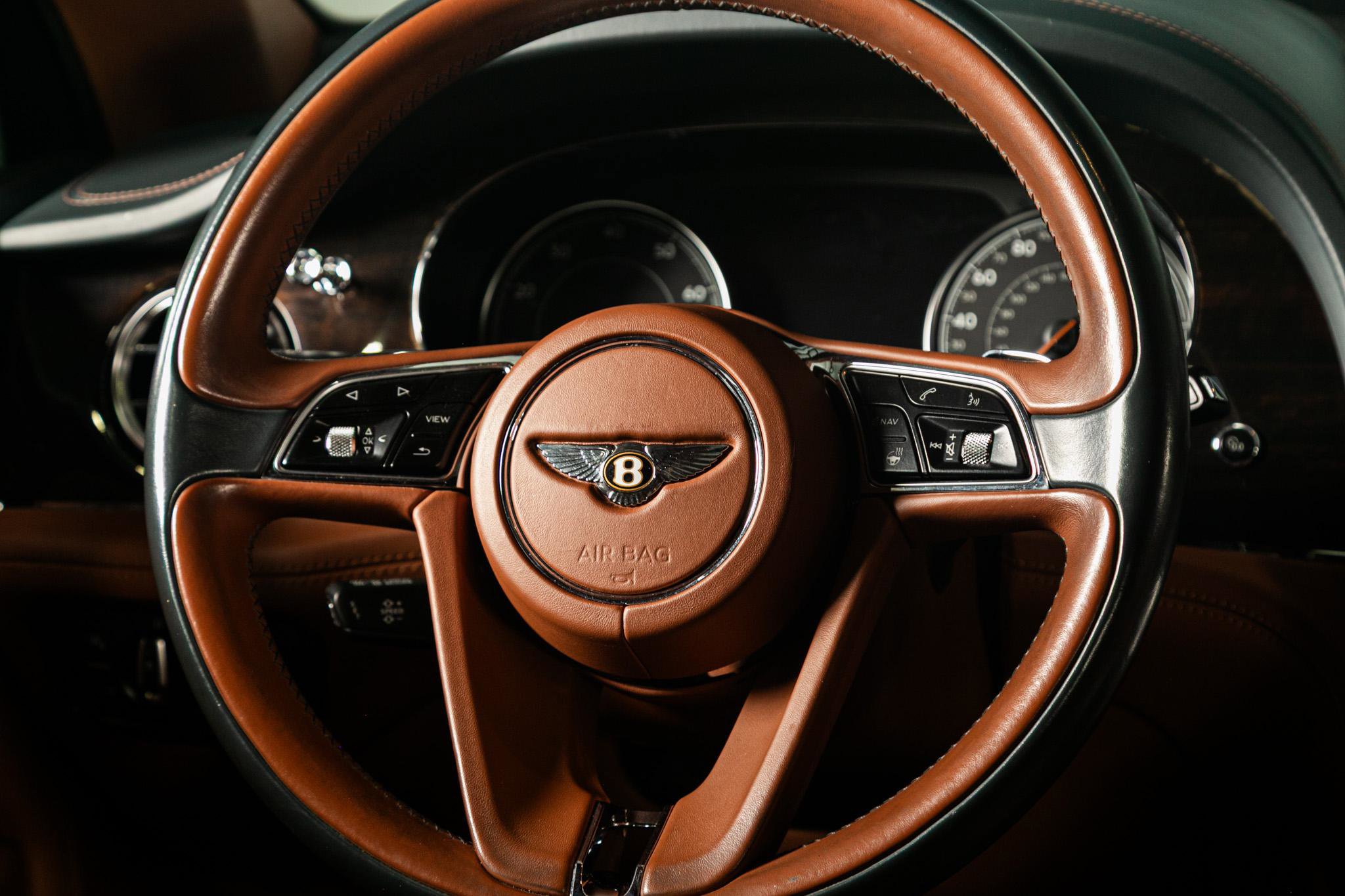 Used 2019 Bentley Bentayga image 32