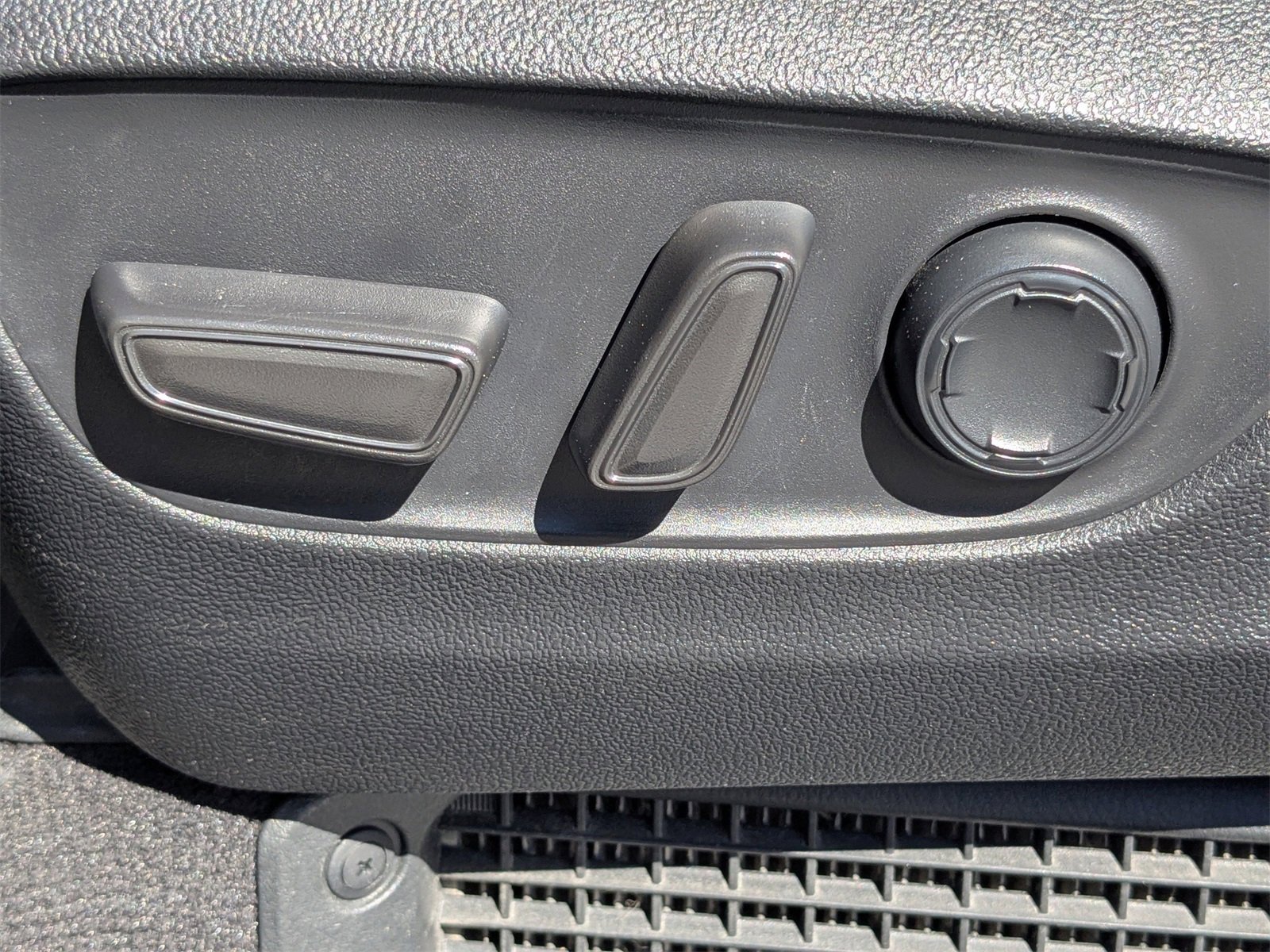 Used 2022 Toyota Sienna XLE image 22