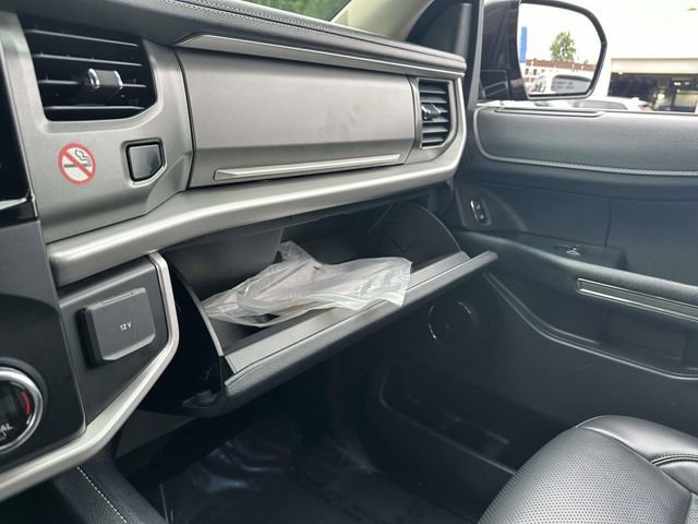 Used 2024 Ford Expedition XLT image 18