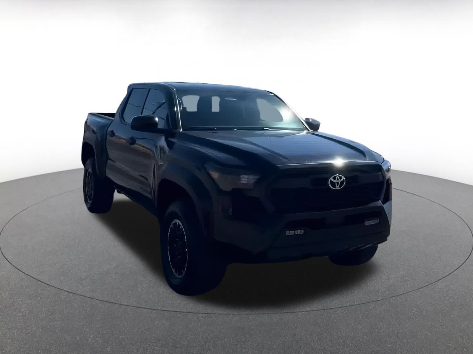 Used 2025 Toyota Tacoma SR image 3
