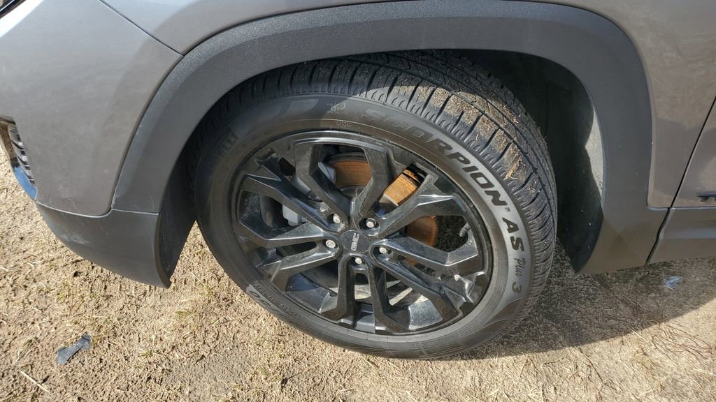 Used 2021 GMC Terrain SLE w/ Driver Convenience Package image 5