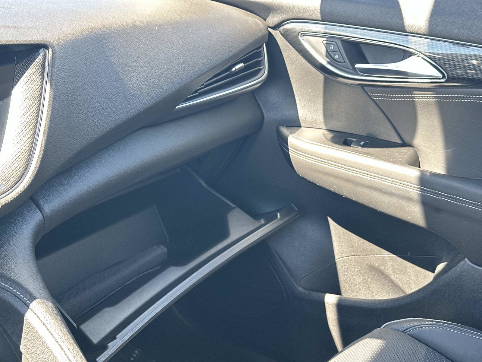 Certified 2023 Buick Envision Essence AWD/4WD image 31