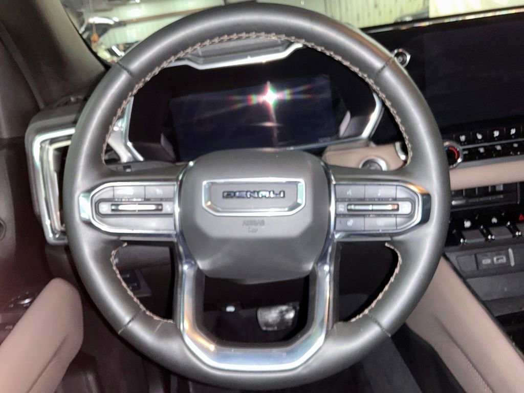 Used 2024 GMC Canyon Denali image 15