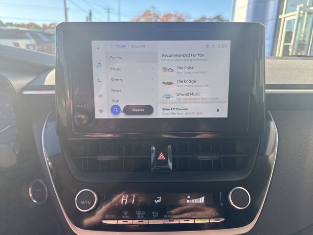 Used 2023 Toyota Corolla LE image 32