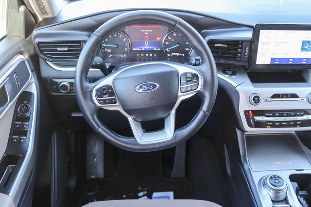 Used 2022 Ford Explorer XLT AWD/4WD image 22