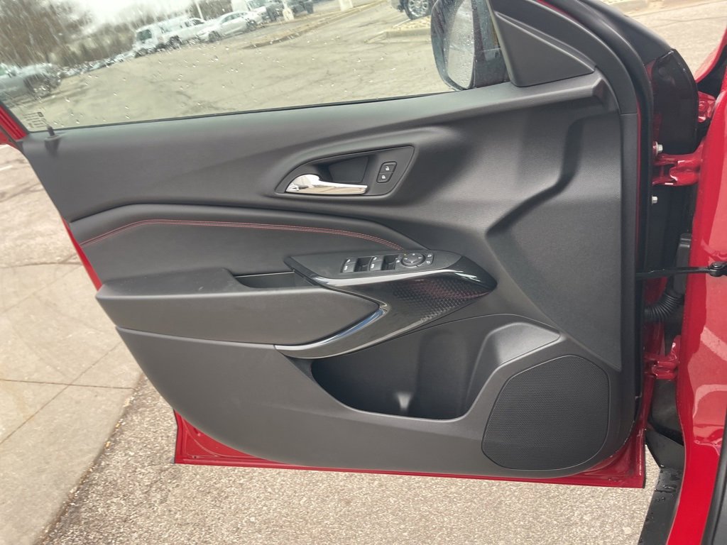 New 2026 Chevrolet Trax RS w/ Sunroof Package image 28