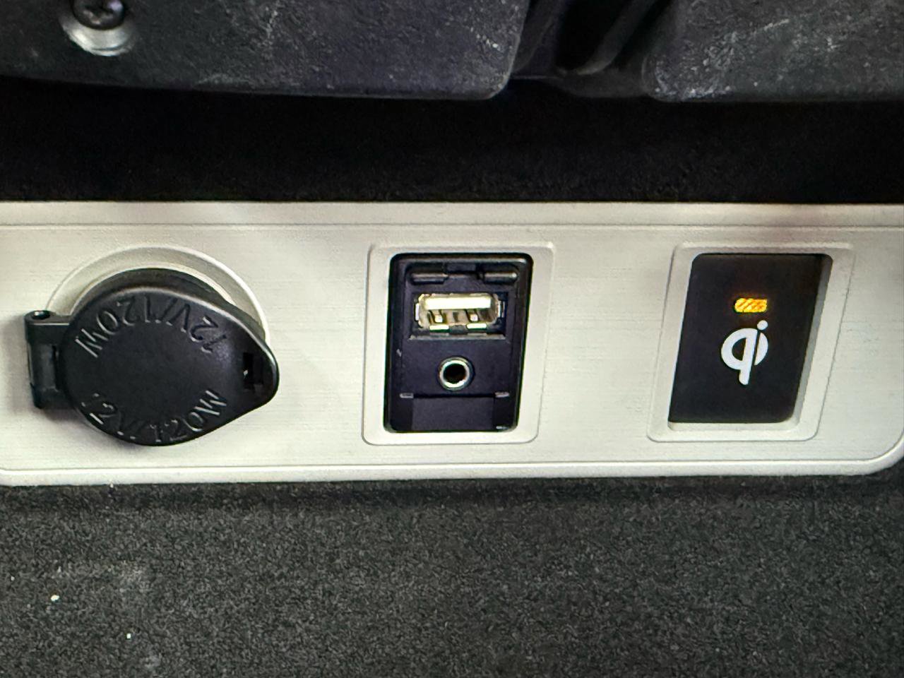 Used 2015 Toyota Avalon Limited w/ Technology Package image 23